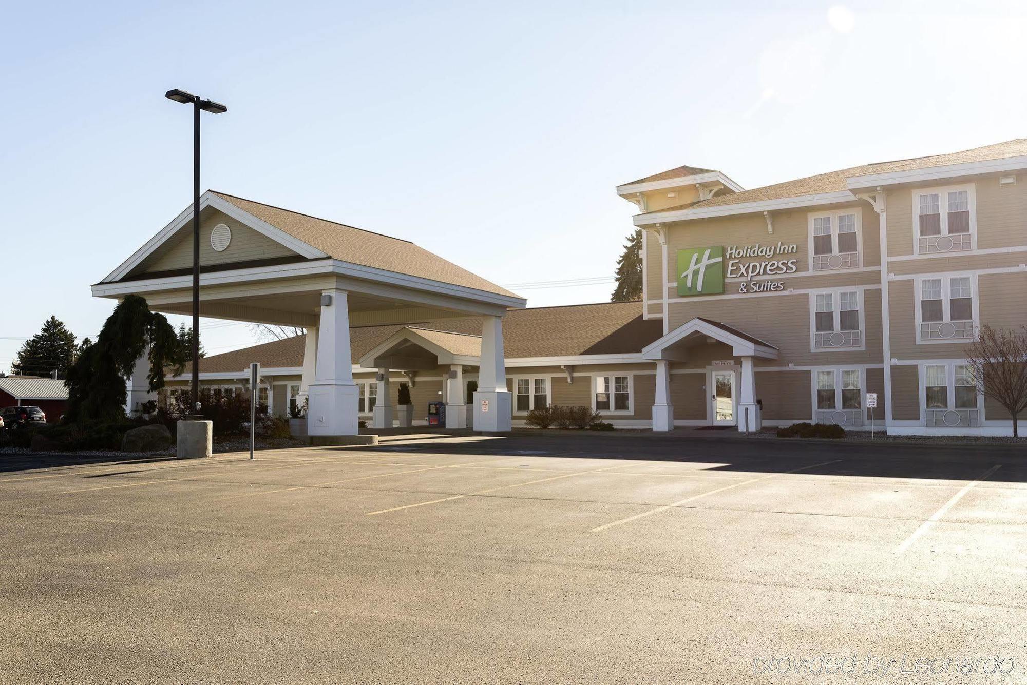 Holiday Inn Express & Suites Iron Mountain By Ihg Εξωτερικό φωτογραφία
