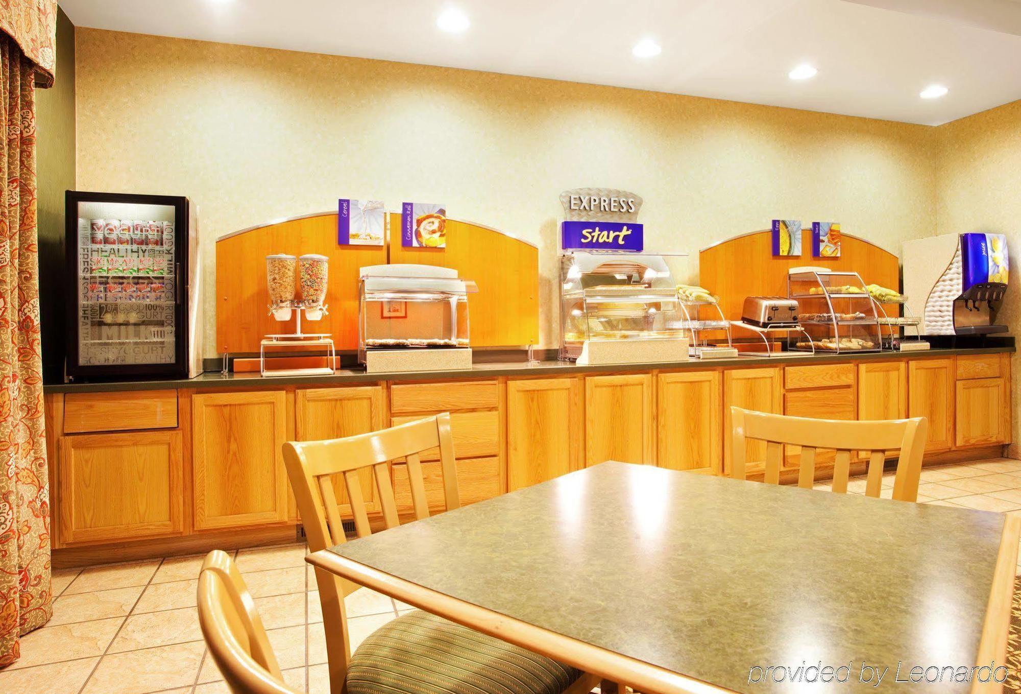 Holiday Inn Express & Suites Iron Mountain By Ihg Εξωτερικό φωτογραφία