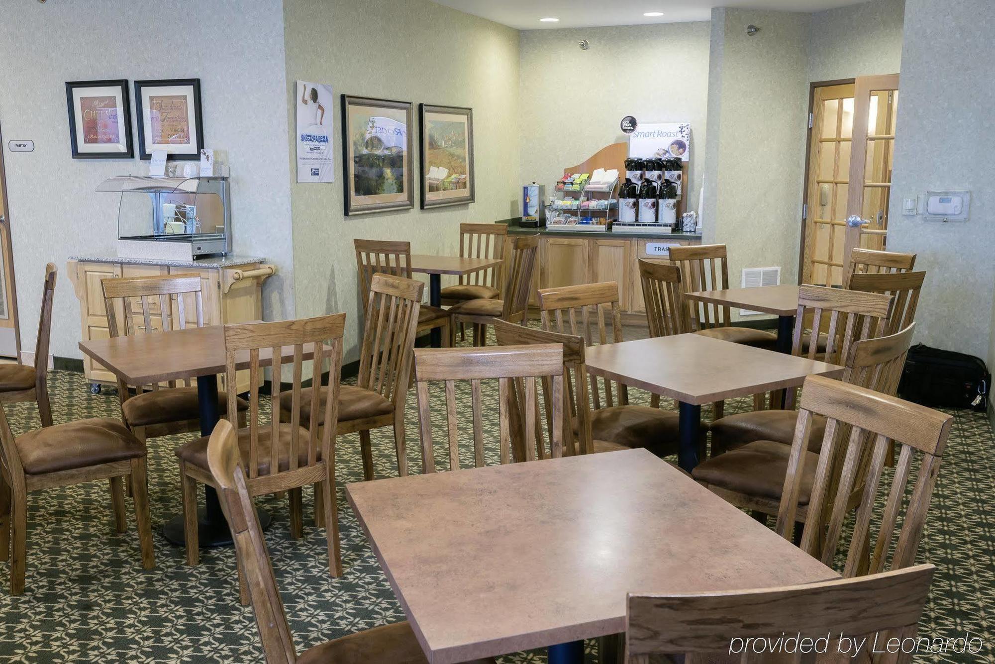 Holiday Inn Express & Suites Iron Mountain By Ihg Εξωτερικό φωτογραφία
