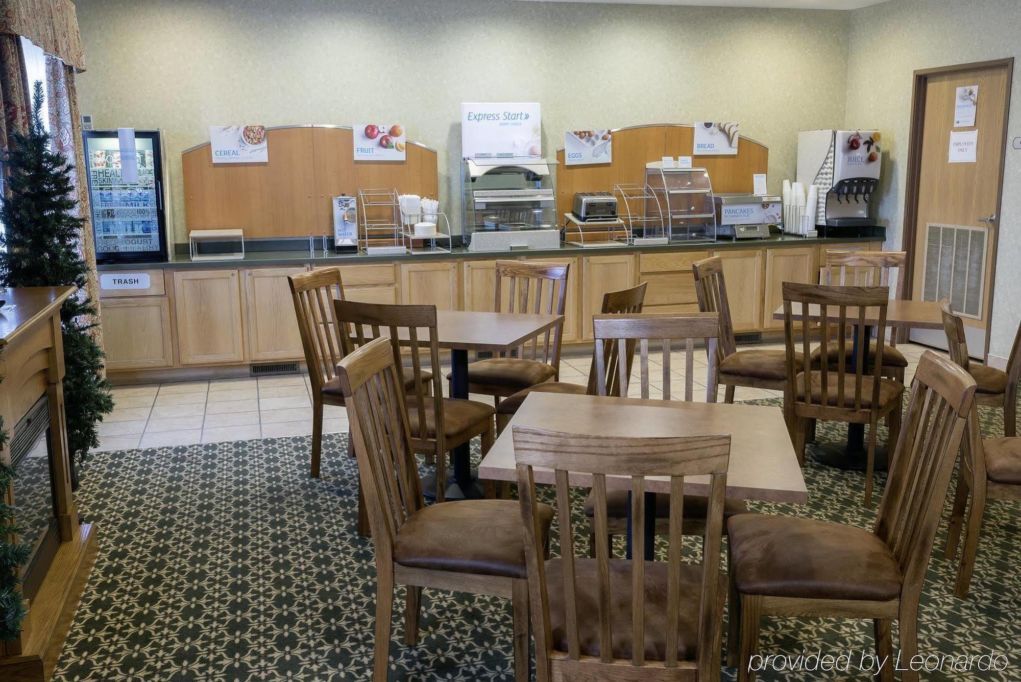 Holiday Inn Express & Suites Iron Mountain By Ihg Εξωτερικό φωτογραφία