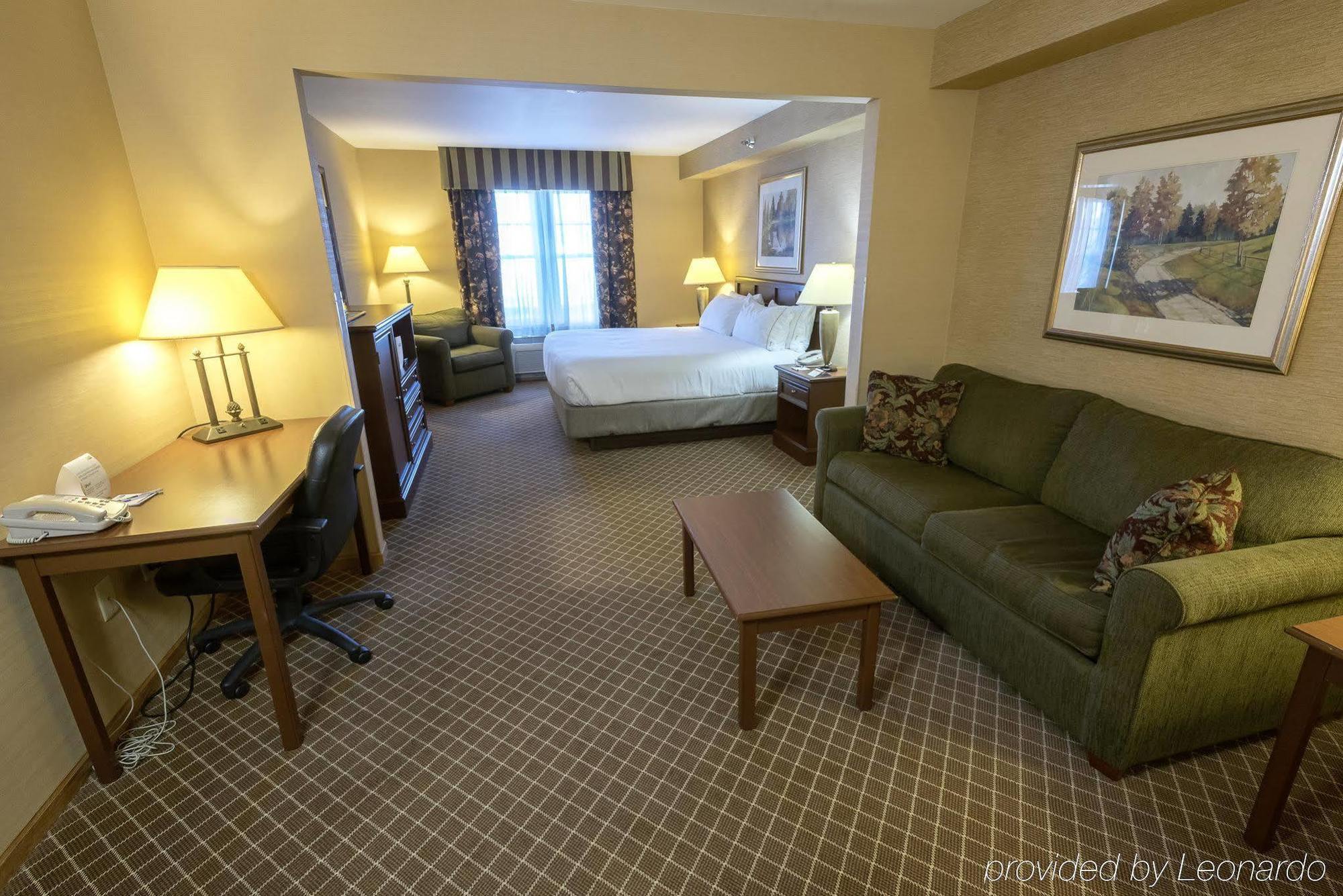Holiday Inn Express & Suites Iron Mountain By Ihg Εξωτερικό φωτογραφία