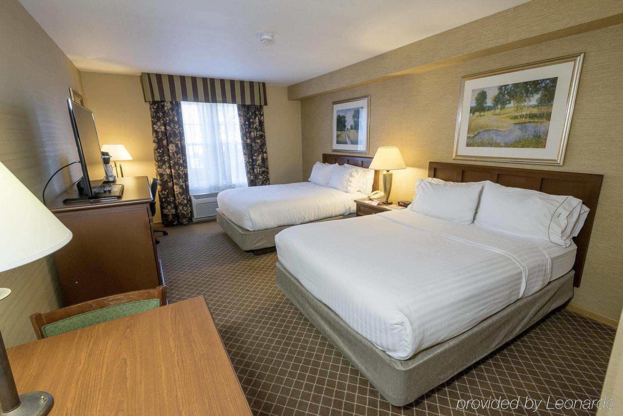 Holiday Inn Express & Suites Iron Mountain By Ihg Εξωτερικό φωτογραφία