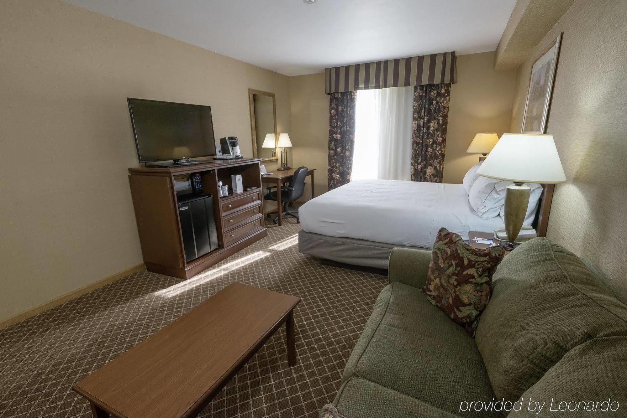 Holiday Inn Express & Suites Iron Mountain By Ihg Εξωτερικό φωτογραφία