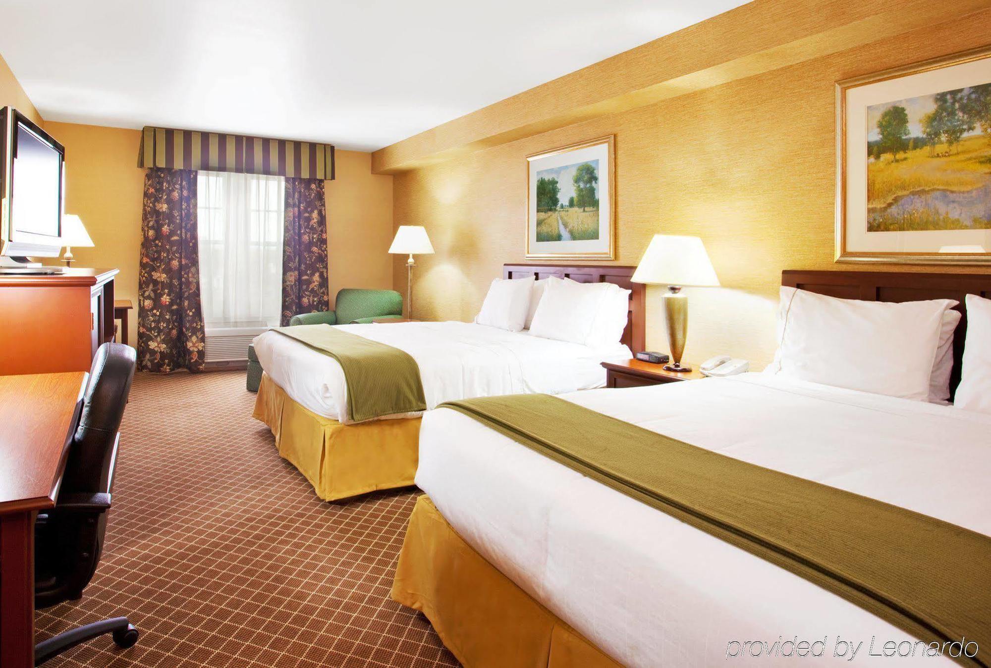 Holiday Inn Express & Suites Iron Mountain By Ihg Δωμάτιο φωτογραφία