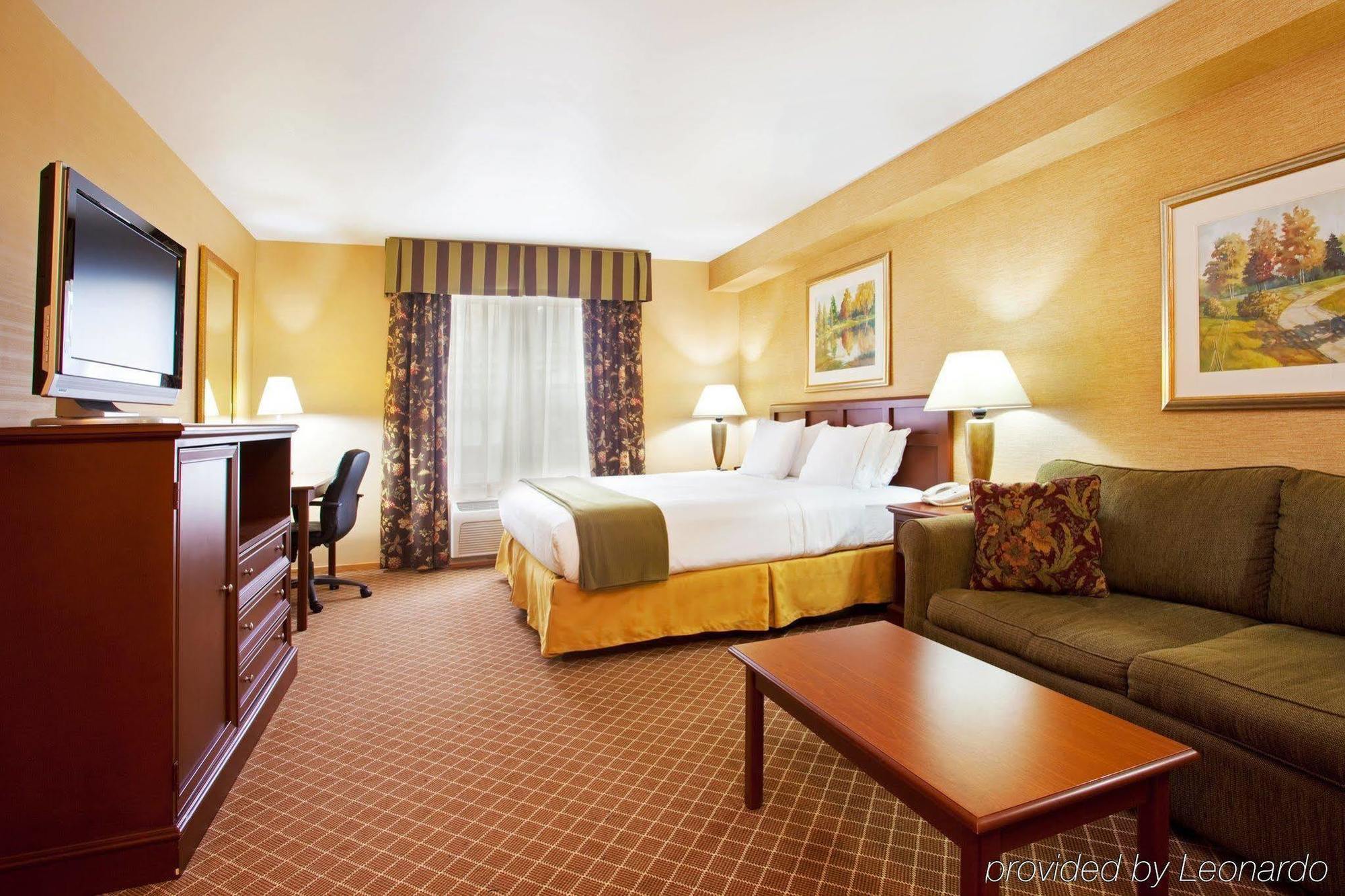 Holiday Inn Express & Suites Iron Mountain By Ihg Δωμάτιο φωτογραφία