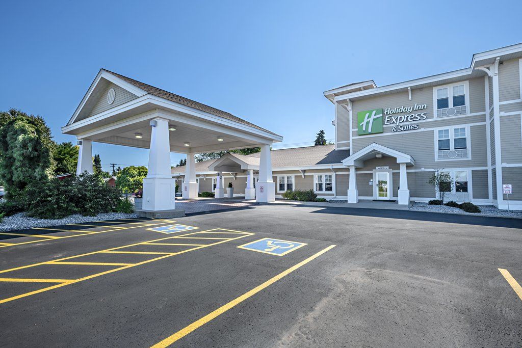 Holiday Inn Express & Suites Iron Mountain By Ihg Εξωτερικό φωτογραφία