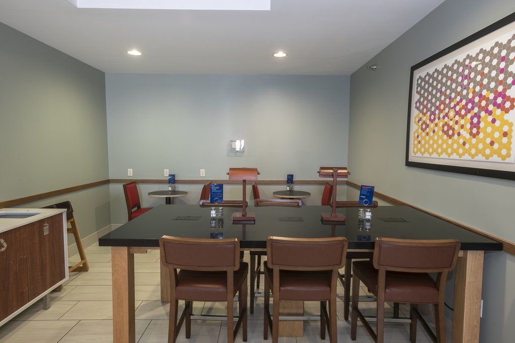 Holiday Inn Express & Suites Iron Mountain By Ihg Εξωτερικό φωτογραφία
