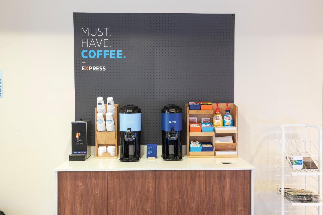 Holiday Inn Express & Suites Iron Mountain By Ihg Εξωτερικό φωτογραφία