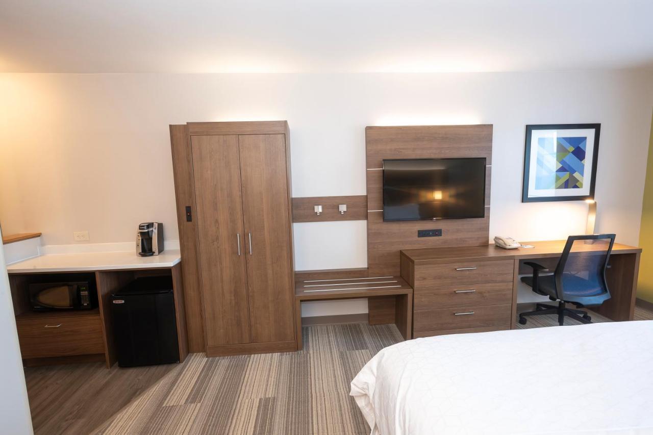 Holiday Inn Express & Suites Iron Mountain By Ihg Εξωτερικό φωτογραφία
