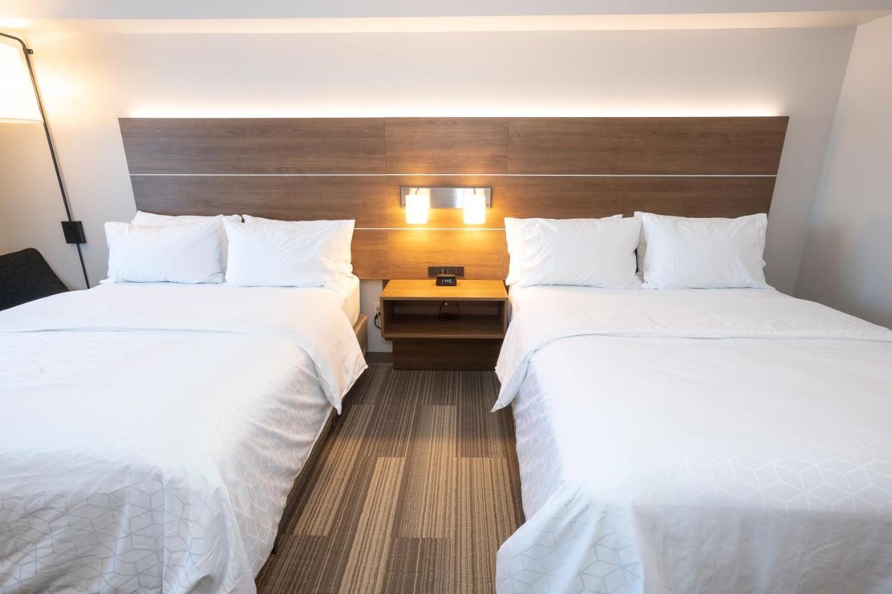 Holiday Inn Express & Suites Iron Mountain By Ihg Εξωτερικό φωτογραφία