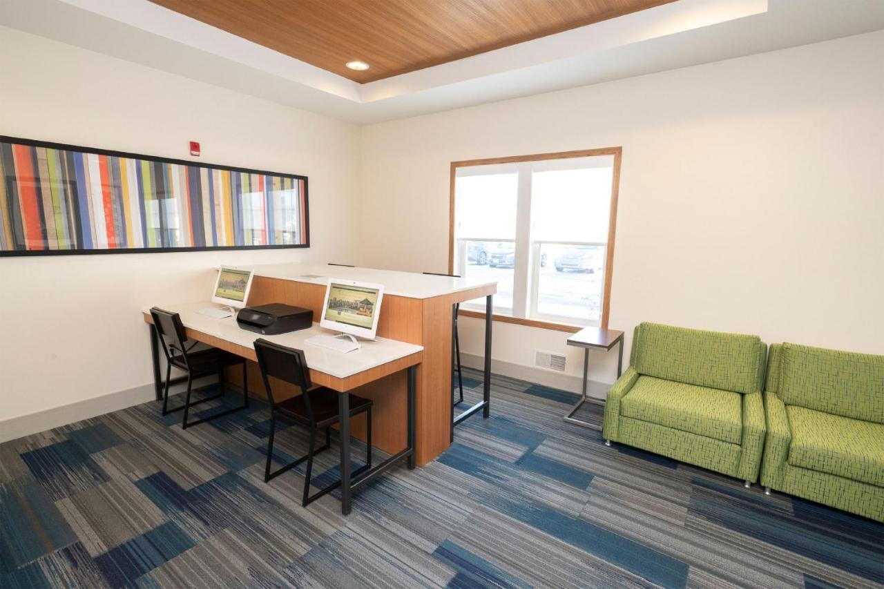 Holiday Inn Express & Suites Iron Mountain By Ihg Εξωτερικό φωτογραφία