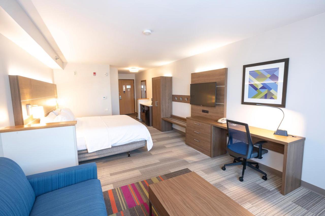 Holiday Inn Express & Suites Iron Mountain By Ihg Εξωτερικό φωτογραφία