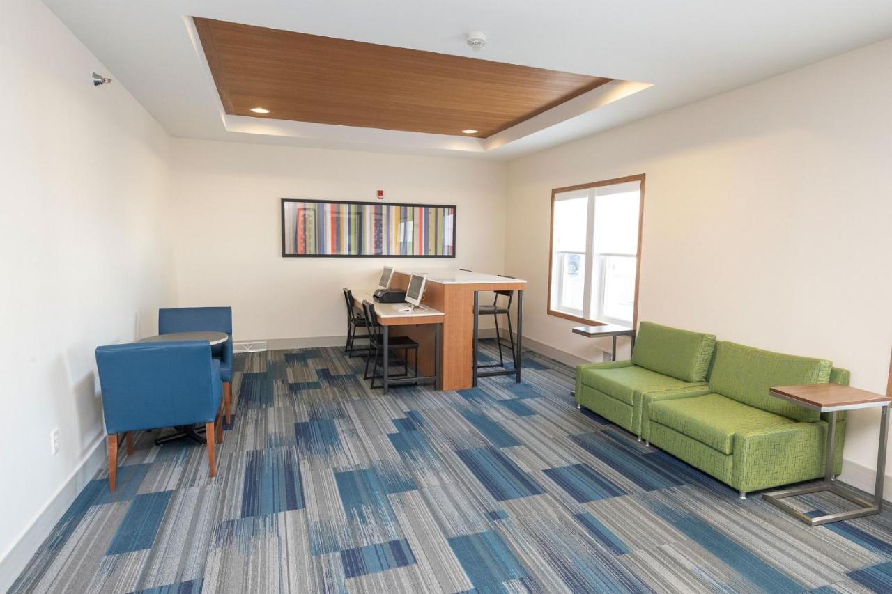 Holiday Inn Express & Suites Iron Mountain By Ihg Εξωτερικό φωτογραφία