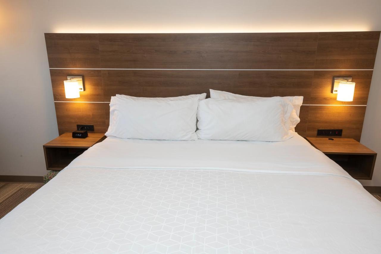 Holiday Inn Express & Suites Iron Mountain By Ihg Εξωτερικό φωτογραφία