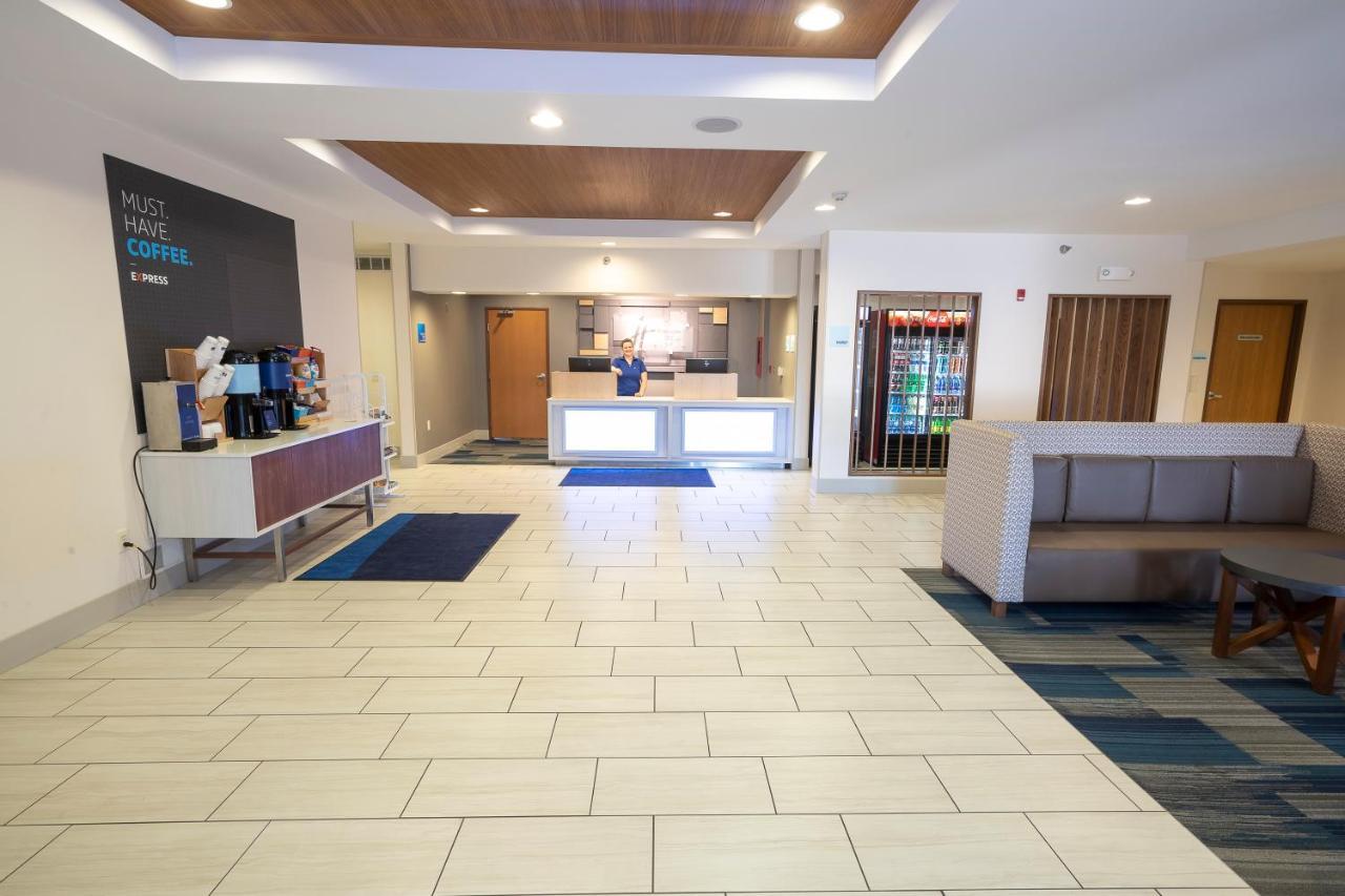 Holiday Inn Express & Suites Iron Mountain By Ihg Εξωτερικό φωτογραφία