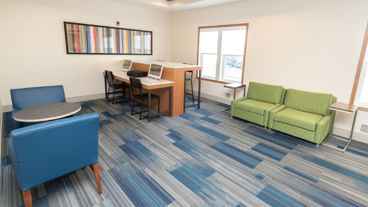 Holiday Inn Express & Suites Iron Mountain By Ihg Εξωτερικό φωτογραφία